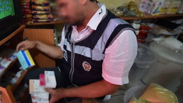 Mersin'de bakkallardaki 'gizli eczanelere' baskın