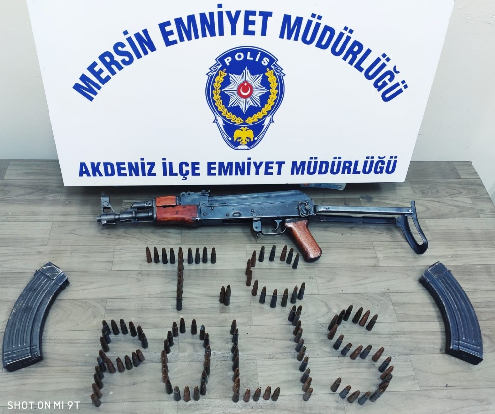 Mersin’de bir evde uzun namlulu silah ele geçirildi 