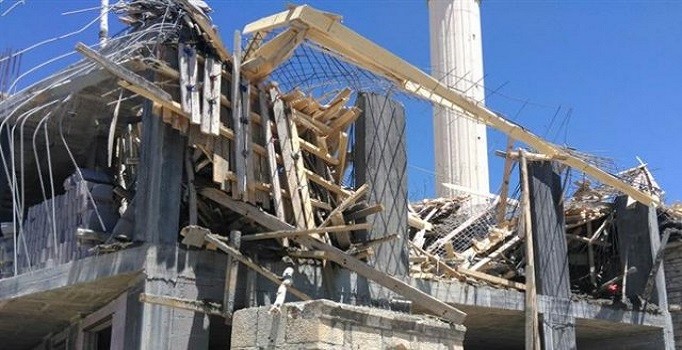 Mersin’de cami inşaatı çöktü: 1 ölü