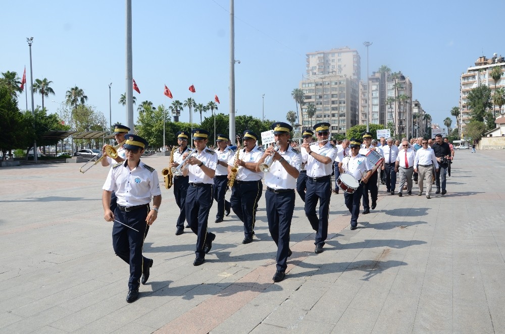 Mersin’de Çevre Haftası yürüyüşü 