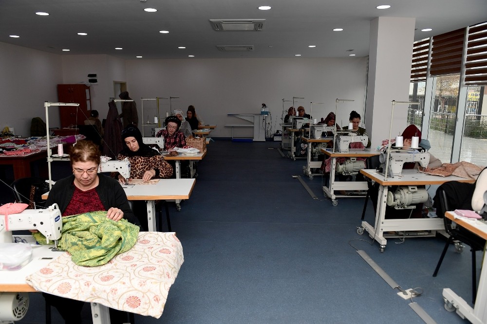 Mersin’de engelli ailelerine dikiş kursu veriliyor 