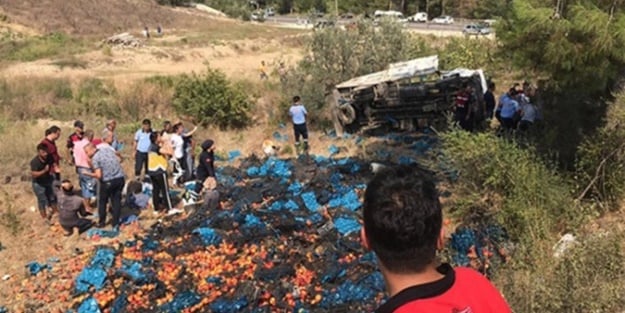 Mersin'de feci kaza: 2 ölü, 10 yaralı