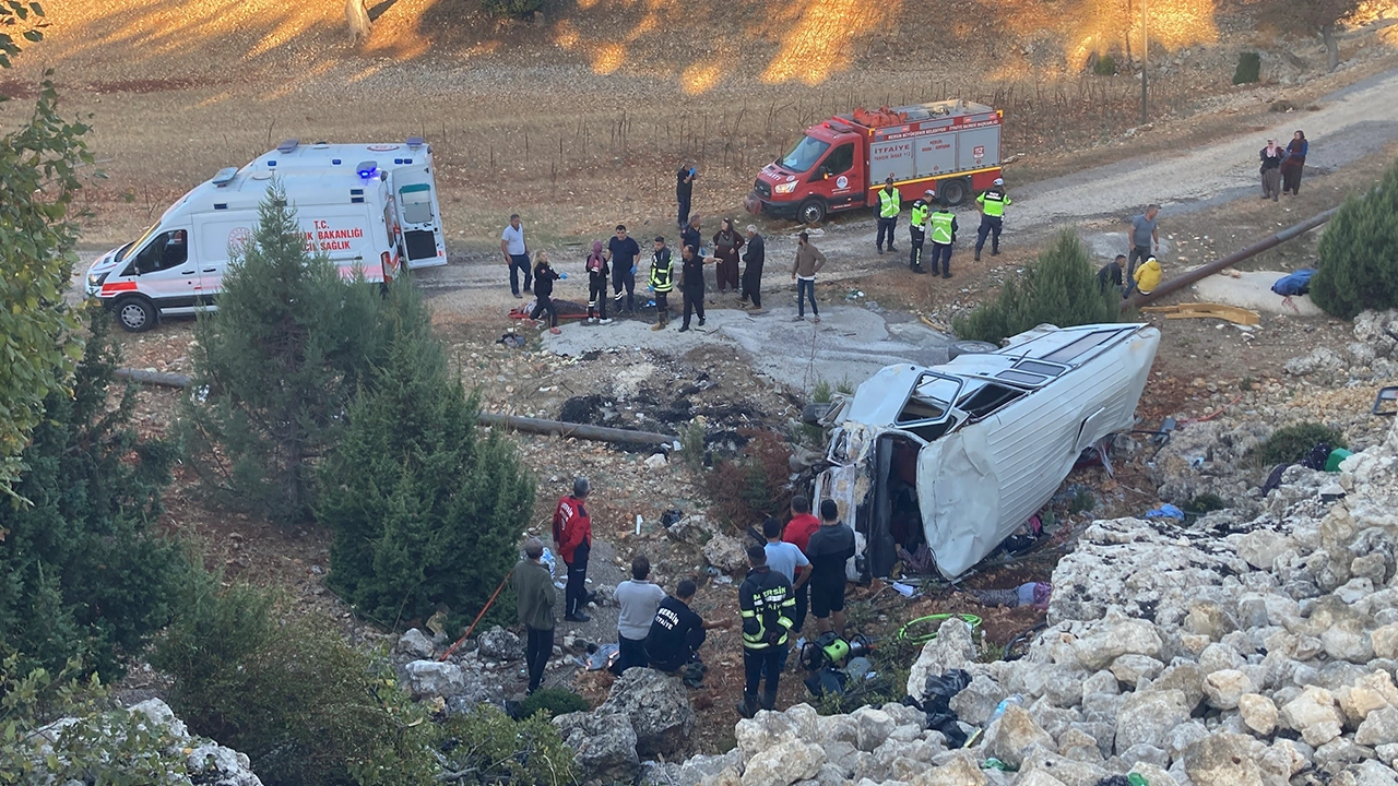 Mersin'de feci kaza! Çok sayıda ölü ve yaralı var