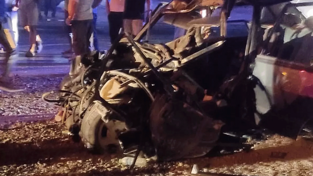 Mersin'de feci kaza: Ölüler var