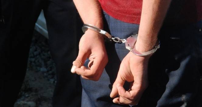 Mersin'de FETÖ operasyonu: 12 gözaltı