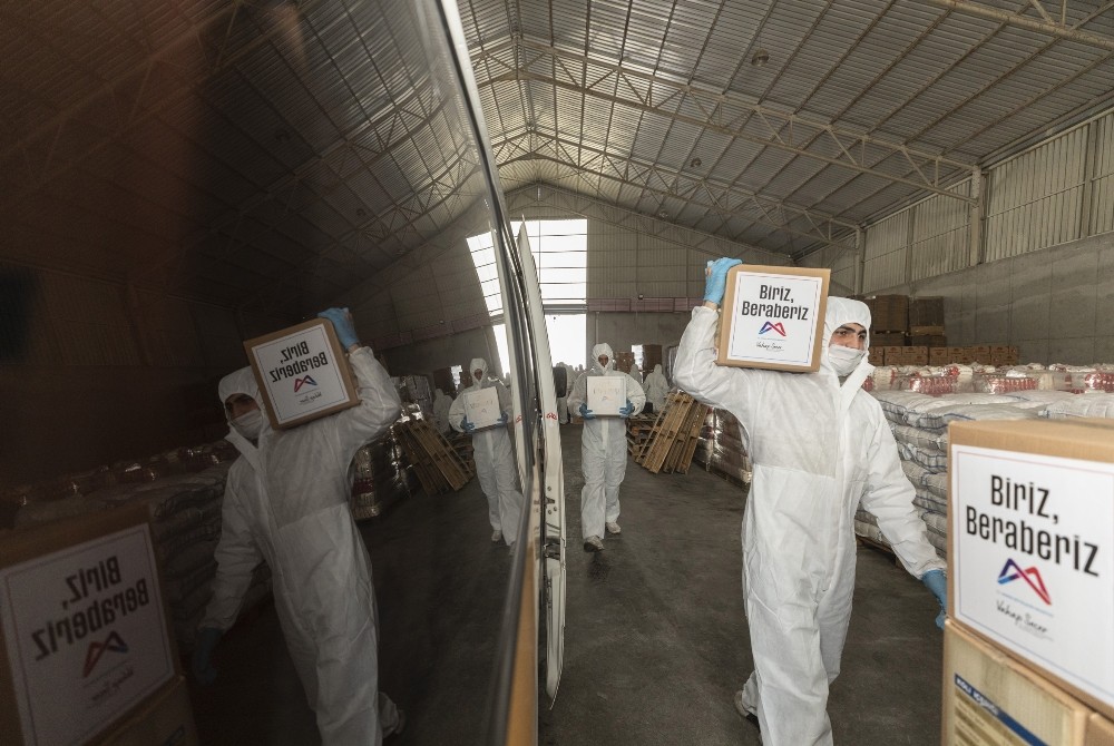 Mersin’de her gün 4 bin gıda kolisi ihtiyaç sahiplerine dağıtılıyor 