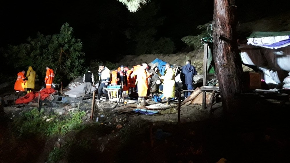 Mersin’de heyelan, 1 kişi toprak altında kaldı 