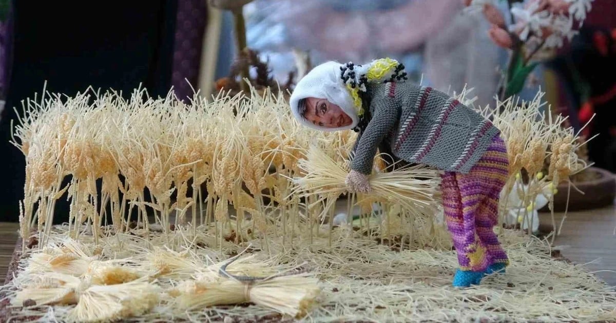 Mersin'de iğne oyası üç boyutlu figürlere dönüştü, arı ve kelebek yoğun ilgi görüyor