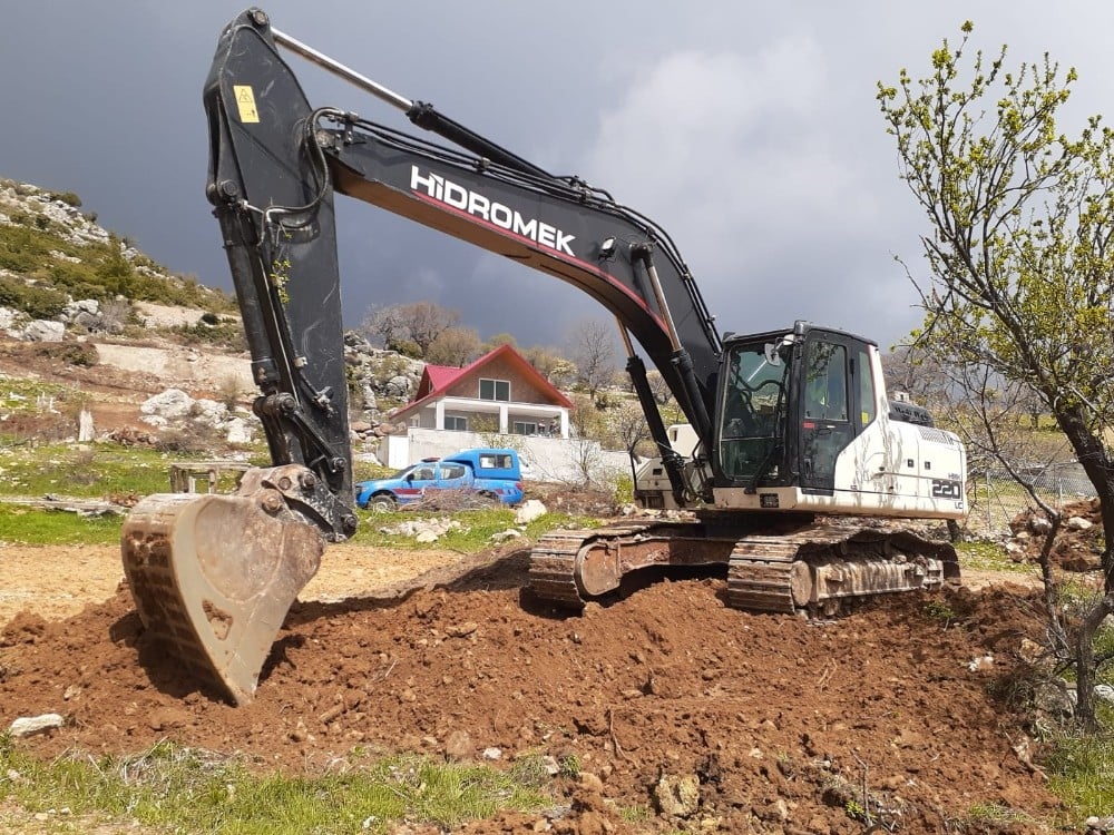 Mersin’de izinsiz kazı yapan 3 kişi yakalandı 