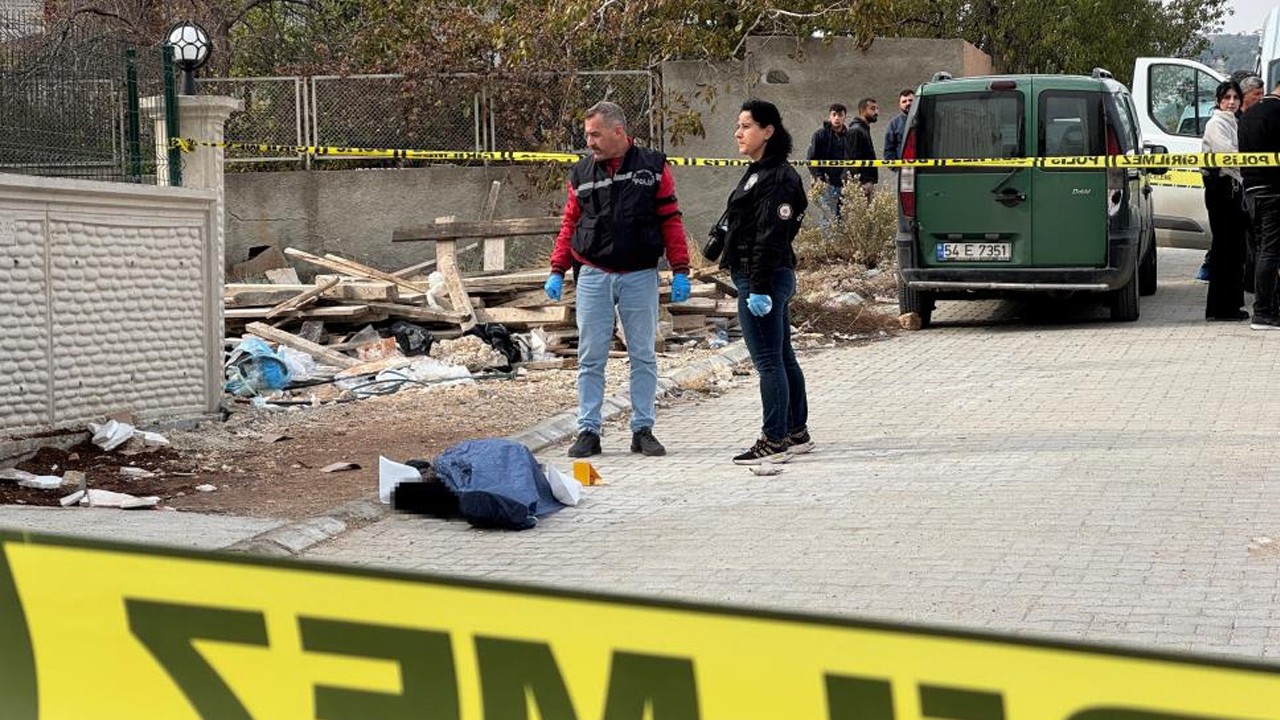 Mersin’de koca vahşeti! Eşini yeni aldıkların evin önünde katletti