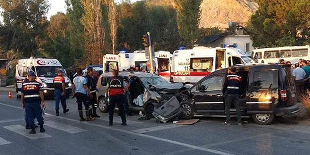 Mersin'de korkunç kaza! 2 kardeş can verdi