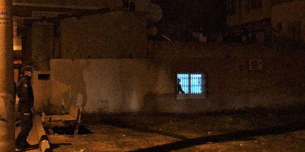 Mersin'de korkutan patlama! Evlerin camları kırıldı