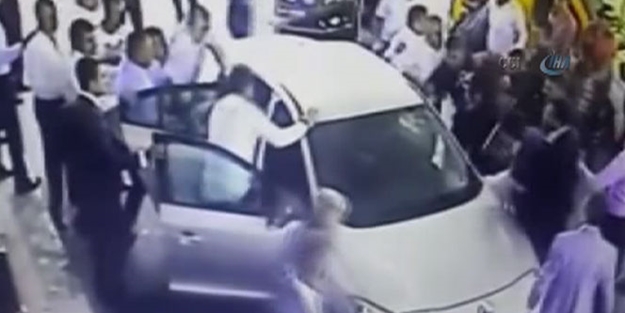 MHP'liler AK Partilileri böyle dövdü! - VİDEO