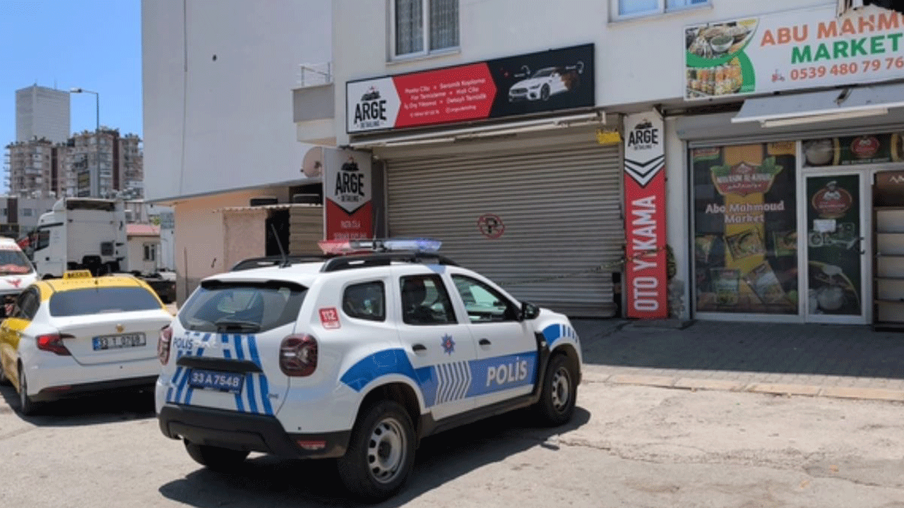 Mersin’de oto yıkamacıda facia: 4 genç ile köpekleri ölü bulundu