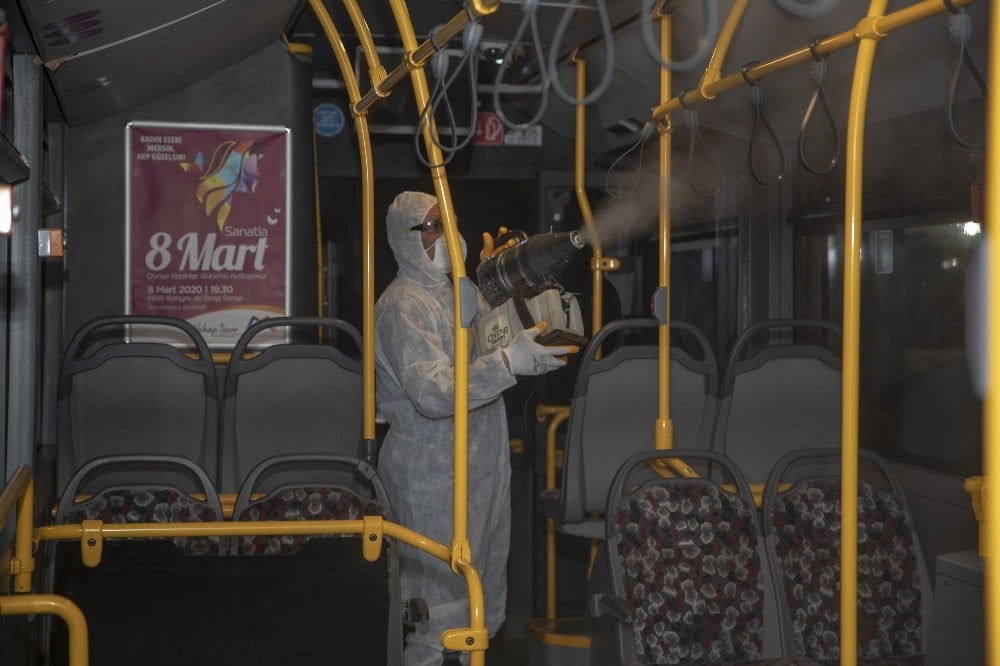 Mersin’de otobüsler dezenfekte ediliyor 