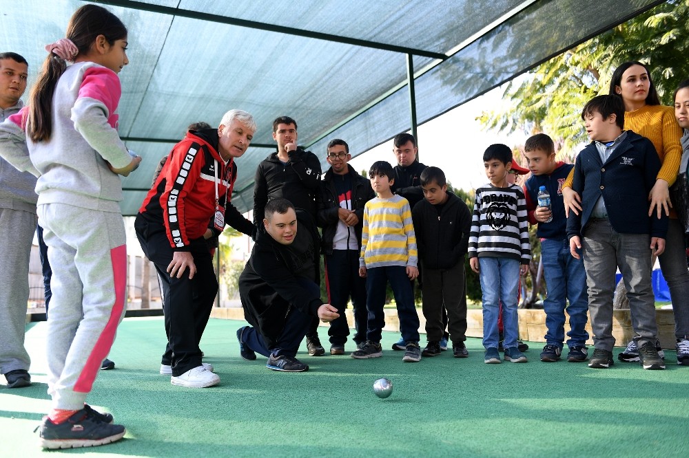Mersin’de özel çocuklar için bocce etkinliği düzenlendi 