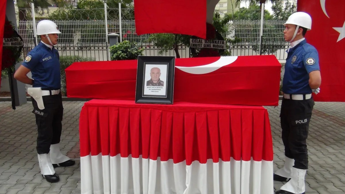 Mersin’de özel harekat polisinden acı haber