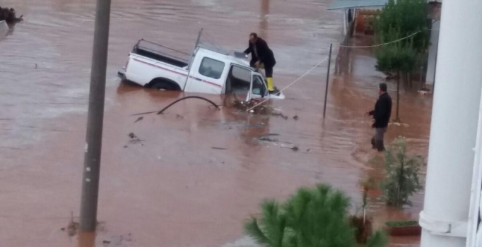 Mersin’de şiddetli yağışların zararı 115 milyon lira