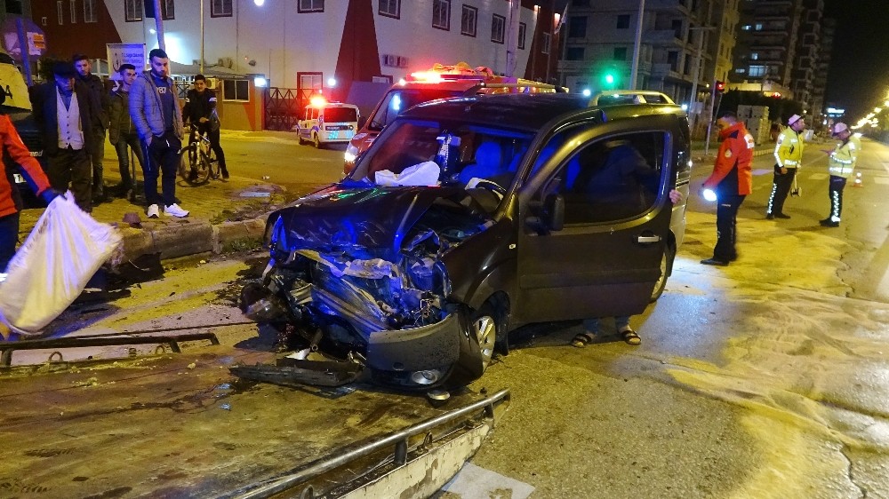 Mersin’de trafik kazaları: 9 yaralı 