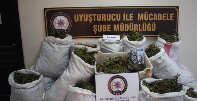 Mersin'de uyuşturucu ve kaçak sigara operasyonu: 12 gözaltı