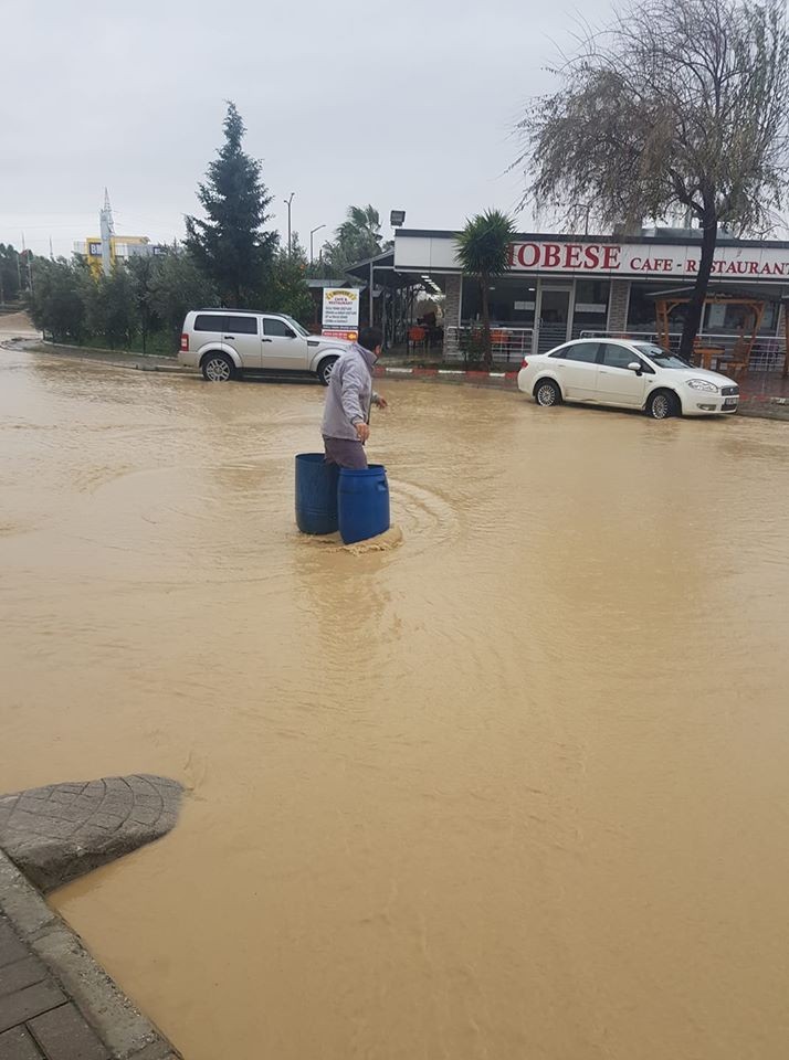 Mersin’de yağışlar etkisini azaltarak devam ediyor 