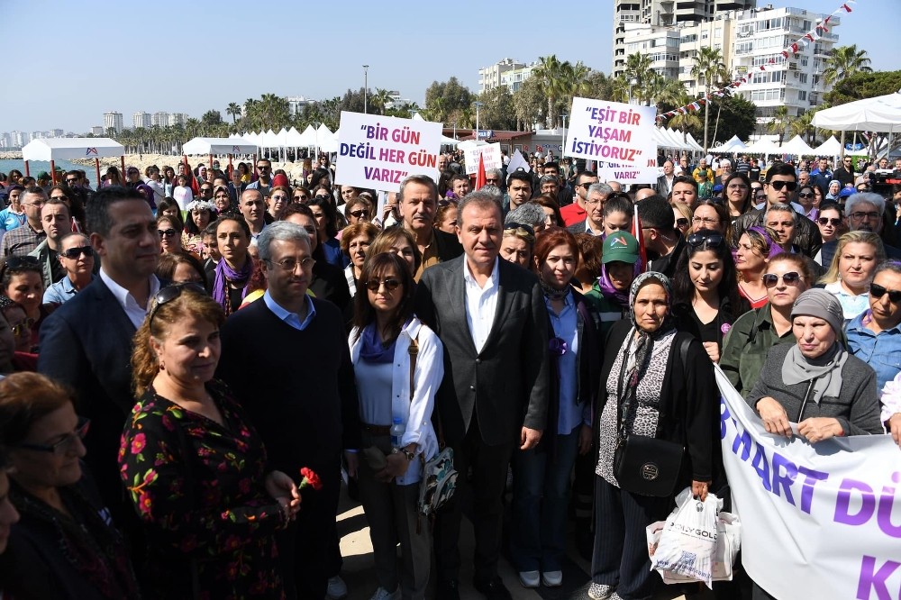 Mersinli kadınlar ’emekteyiz’ etkinliğinde buluştu 