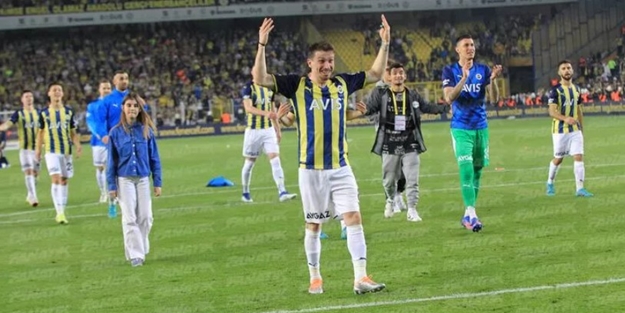 Mert Hakan Yandaş, performansıyla alkış aldı