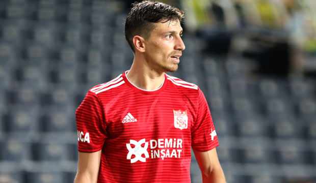 Mert Hakan Yandaş'ın Fenerbahçe'deki forma numarası belli oldu