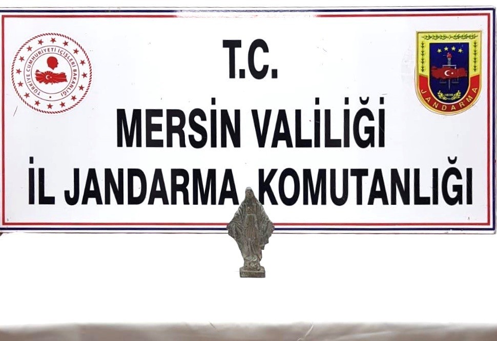 Meryem Ana heykelini satamadan yakalandı 