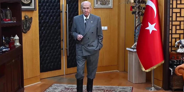 Mesaj yerine ulaştı! Bahçeli'nin çizmelerini Yunanistan yüzünde hissetti