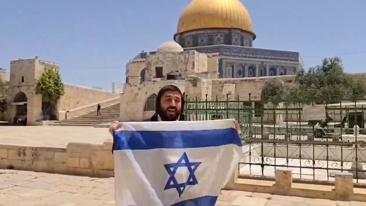 Mescid-i Aksa hala kapalı! Eşkıyalık ikinci ayında! Milyarlarca Müslümadan çıt çıkmıyor