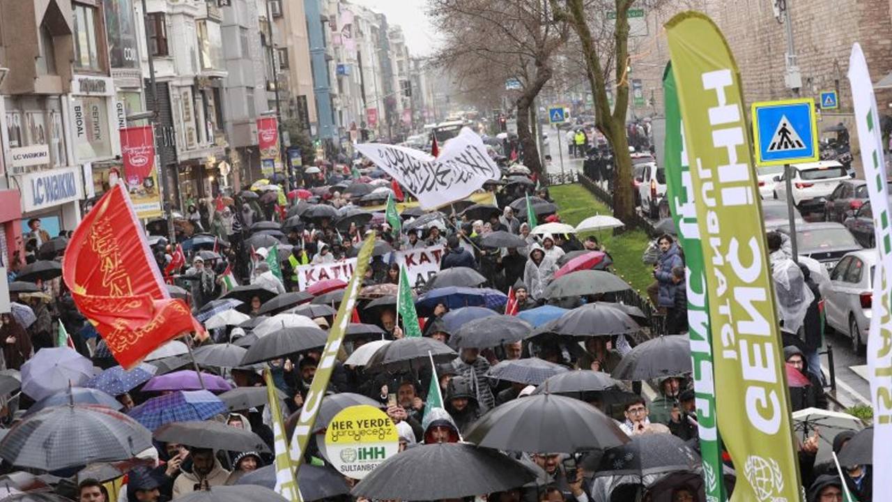 Mescid-i Aksa için Fatih'te kalabalık yürüyüş