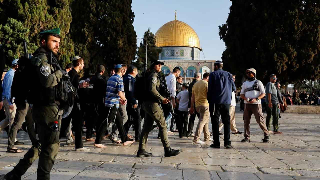 Mescid-i Aksa'da 42 günlük hasret bitti! İlk kıblede ilk Cuma namazı heyecanı!