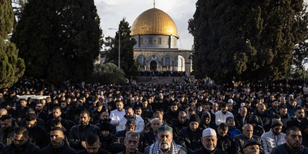 Mescid-i Aksa’da gövde gösterisi! 30 bin kişi katıldı