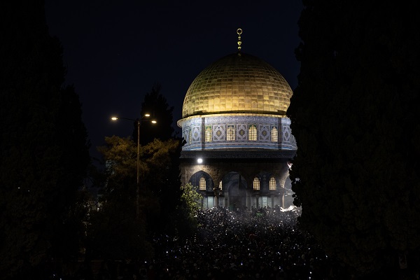 Mescid-i Aksa'da sabah namazı