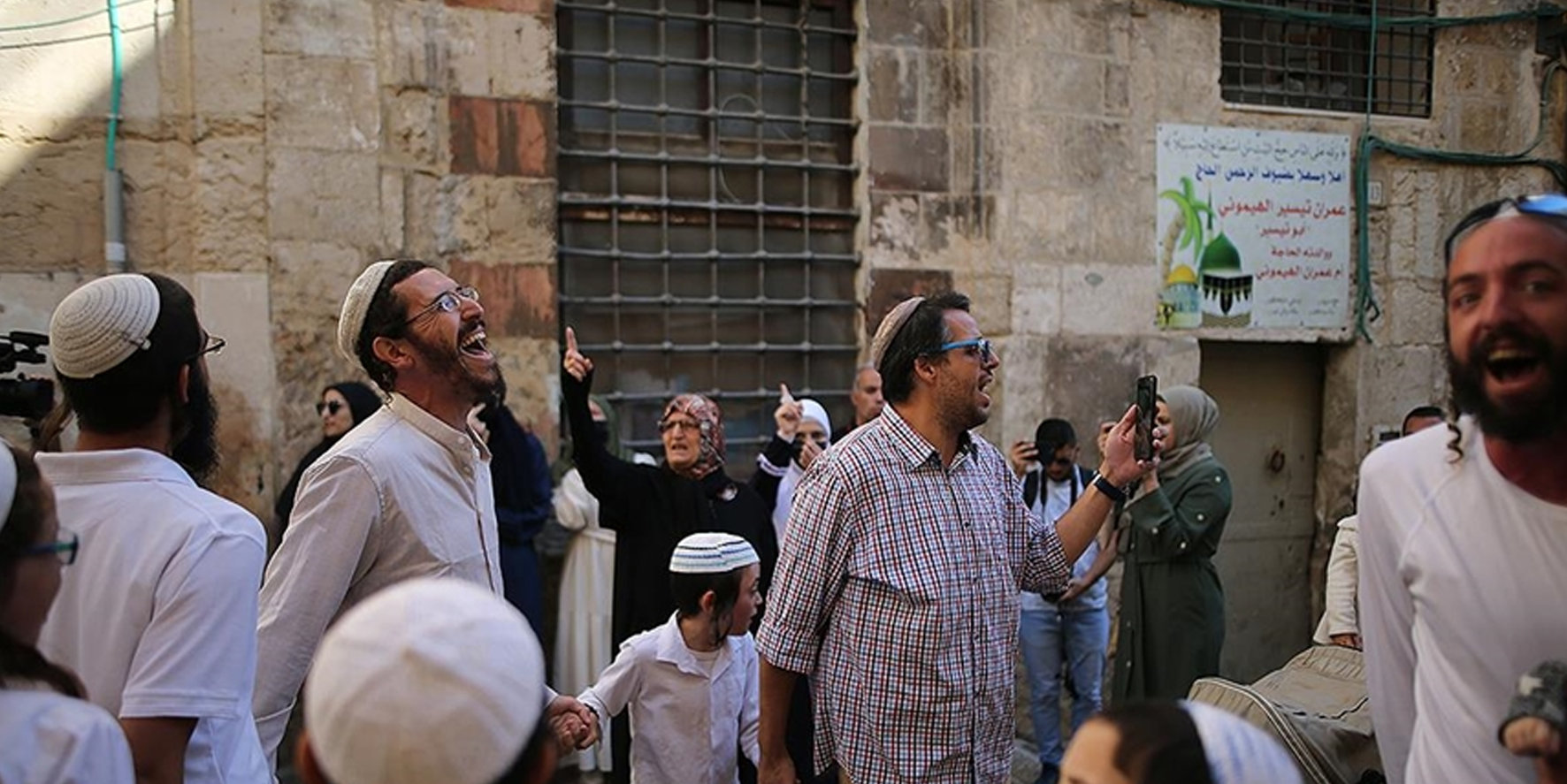 Mescid-i Aksa'ya baskın!