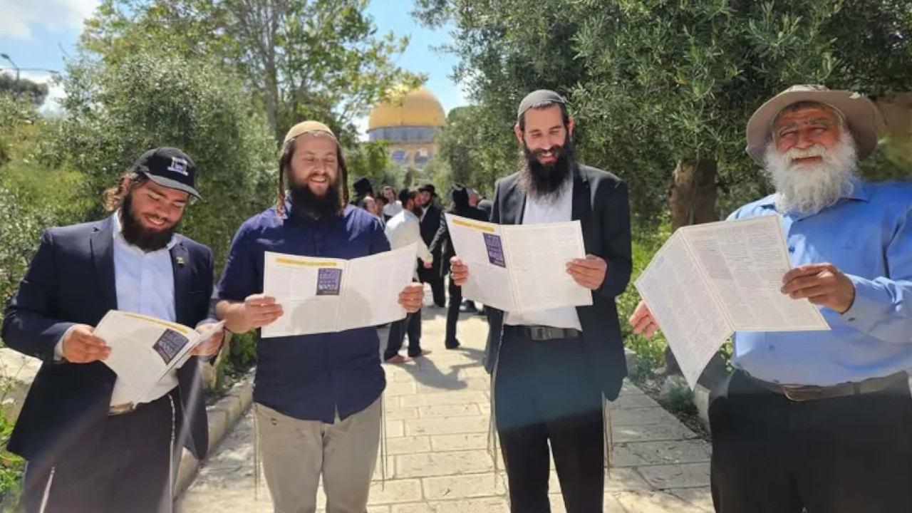 Mescid-i Aksa'ya yaklaşık 10 bin Yahudi girdi! Müslüman ülkelerin ruhuna el fatiha!
