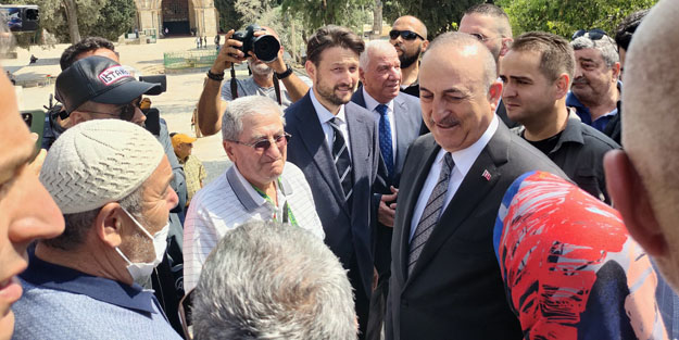 Mescid-i Aksa'yı ziyaret eden Bakan Çavuşoğlu'na yoğun ilgi
