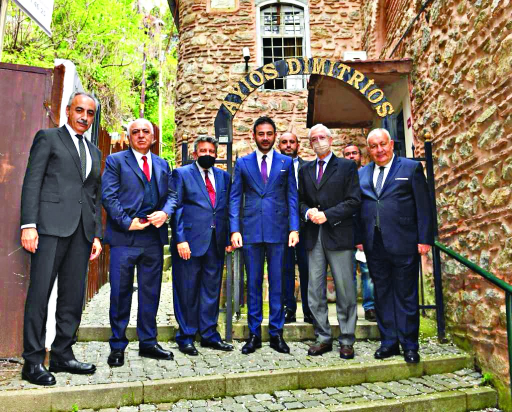 Mescide cimri kiliseye bonkör