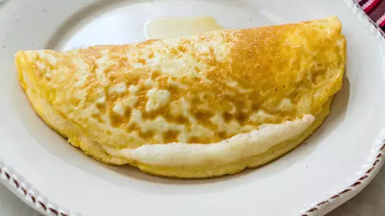 Meşhur baharat ile yapılan 'sufle omlet' puf puf kabaracak, çok güzel olacak