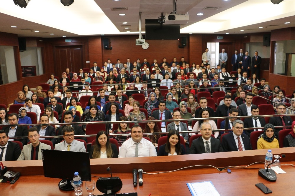 Mesleğe yeni başlayan ve 25 yılını doldurmuş adli personele tebrik belgesi 