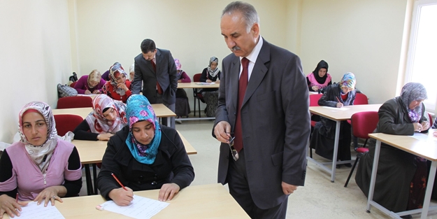 Meslek edindirme kursiyerlerinin el emekleri sergiye çıkıyor