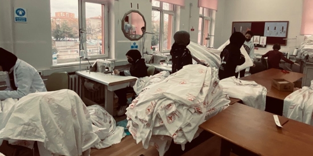 Meslek liselerinde üretilip deprem bölgelerine gönderiliyor