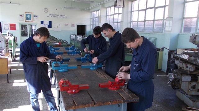 Meslek liseliye 390 TL ücretle staj