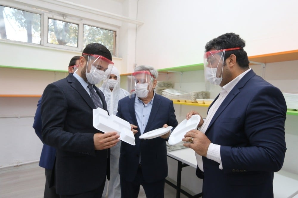 Meslek lisesi fabrika gibi çalışıyor 