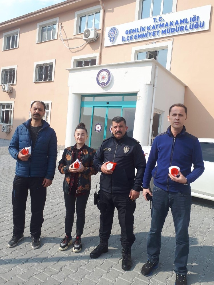 Meslek lisesinden emniyete maske desteği 