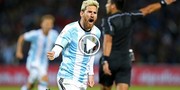 Messi Muslera'yı avladı!