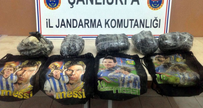 Messi torbalarının içinden çıktı!