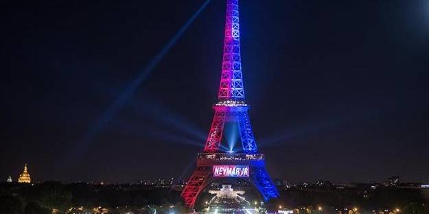 Messi transferini duyurmak için Eyfel Kulesi'ni kiraladılar