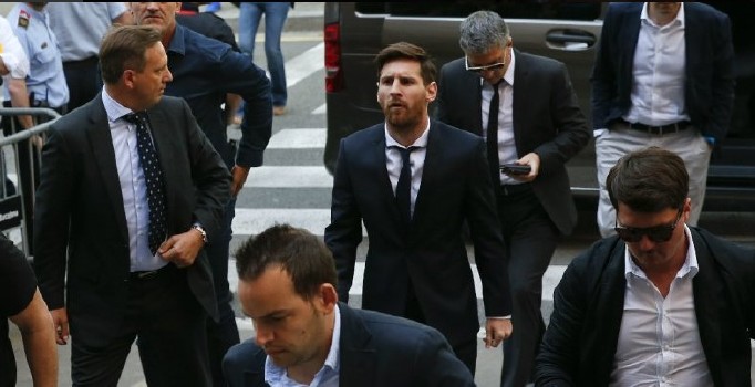 Messi'ye hırsız diye bağırdılar